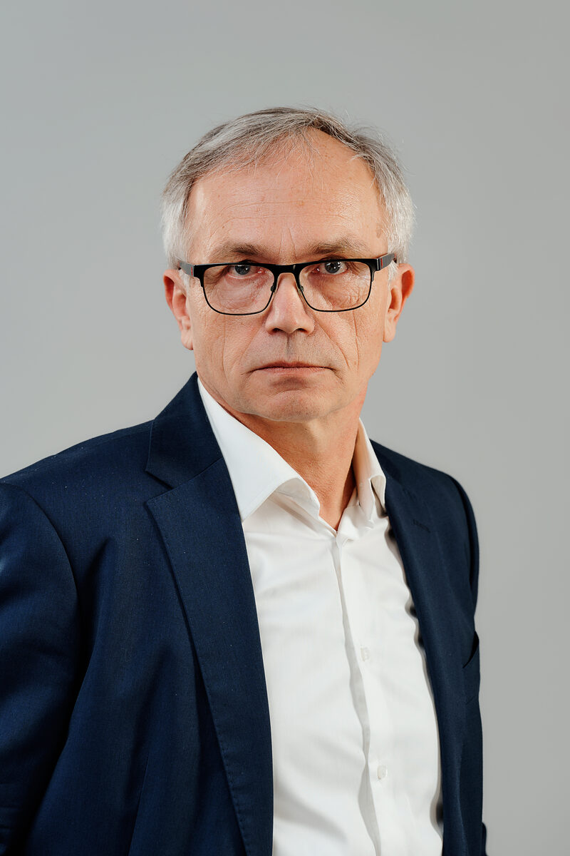 Stefan Podedworny — autor książki Oddech decyzji